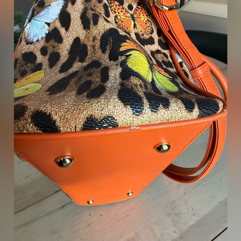 Purse bag, tote, wallet, makeup bag, three-piece set leopard and butterfly print - Picture 8 of 17